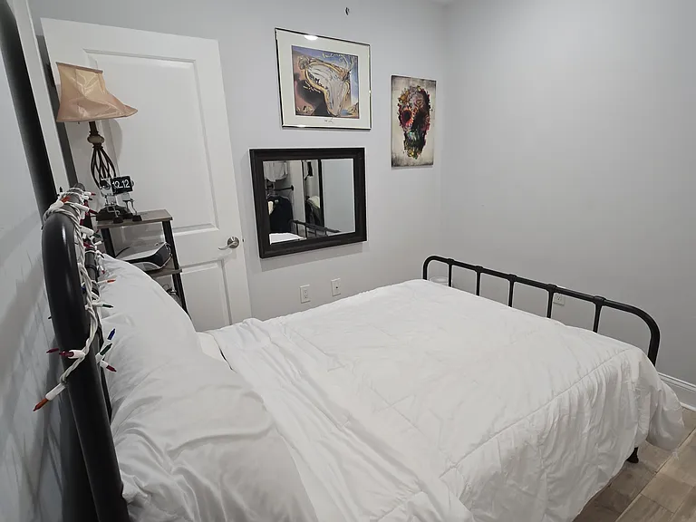 717 Walnut St #4R — Photo 4