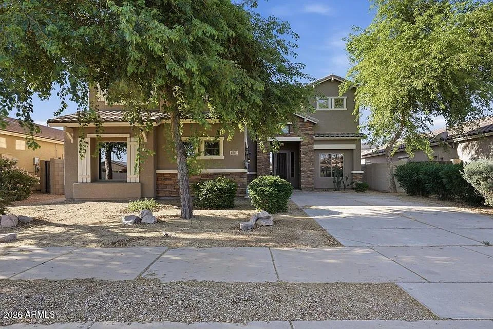 5 bed, 3.0 bath, 3256 sqft, $3,200 — Photo 2
