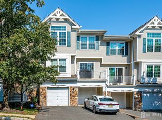 1092 Shadowlawn Dr, Green Brook, NJ 08812