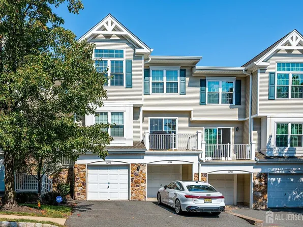 1092 Shadowlawn Dr, Green Brook, NJ 08812