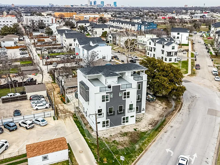 2400 Benbrook Dr #108 — Photo 3