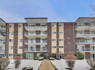 2900 Maple Ave APT 22C, Downers Grove, IL 60515