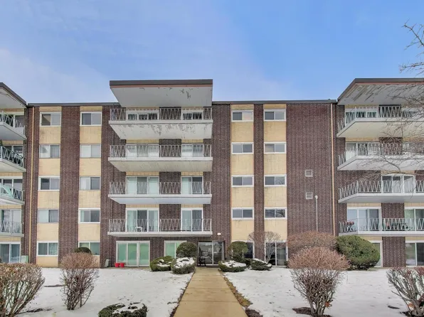 2900 Maple Ave APT 22C, Downers Grove, IL 60515