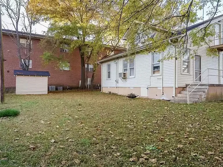 135 Gilbert Ct — Photo 14