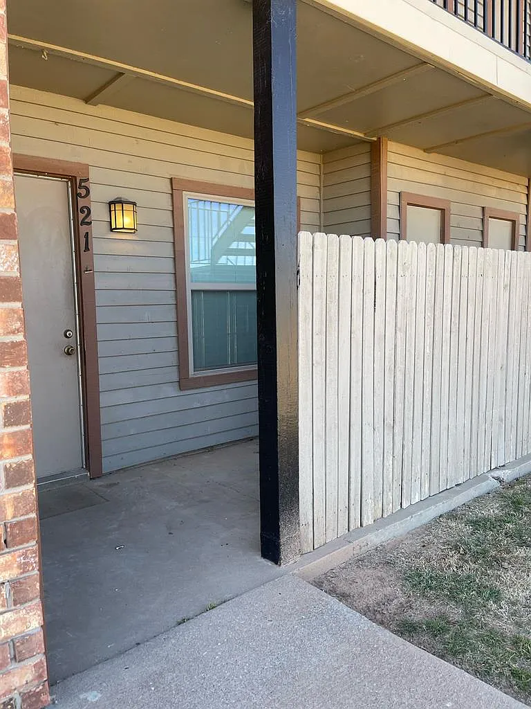 1 bed, 1.0 bath, 488 sqft, $1,300 — Photo 1