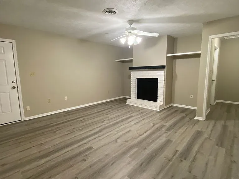 1605/1607 Cedar Shoals Dr — Photo 3