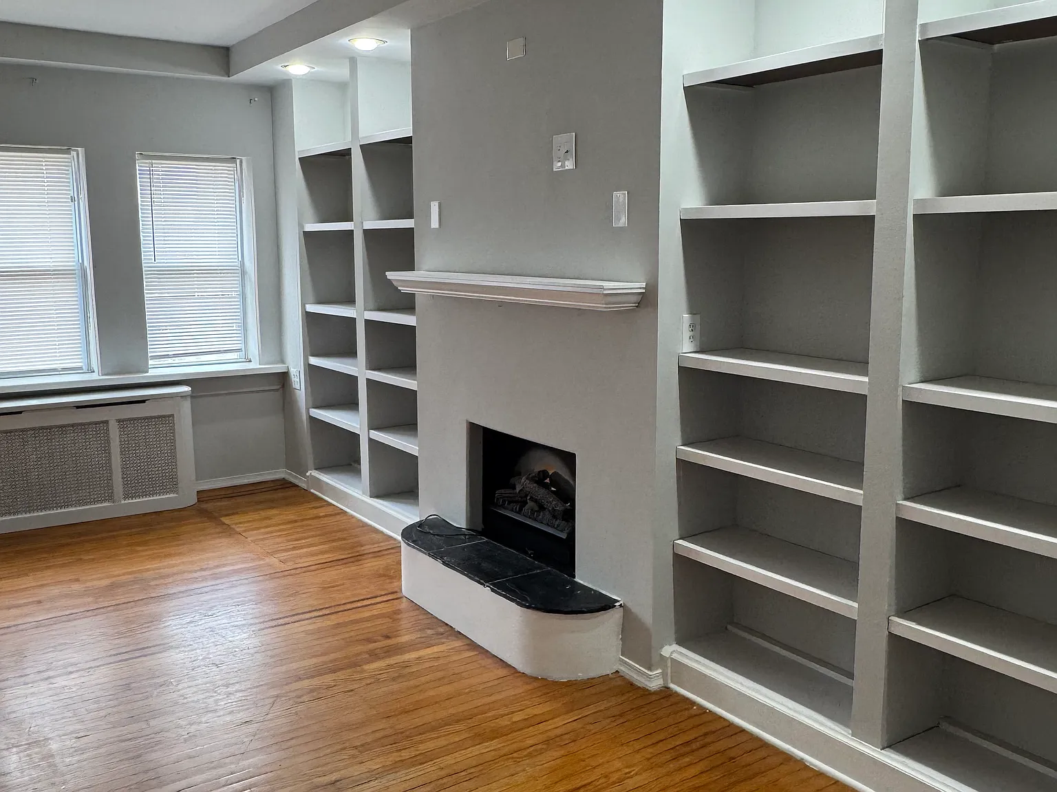 3 bed, 1090 sqft, $1,500 — Photo 2