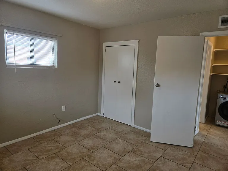 820 Apache Ave NW — Photo 7