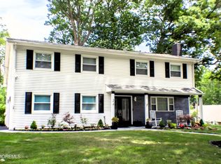 2 Poe Ct, Morganville, NJ 07751