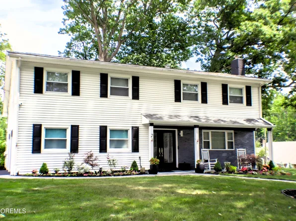 2 Poe Court, Morganville, NJ 07751