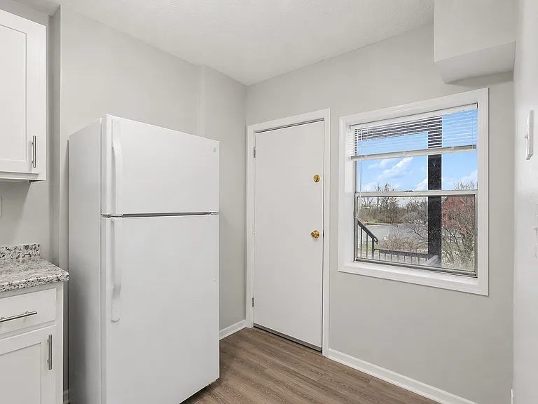 564 Glenwood Ave #34 — Photo 6