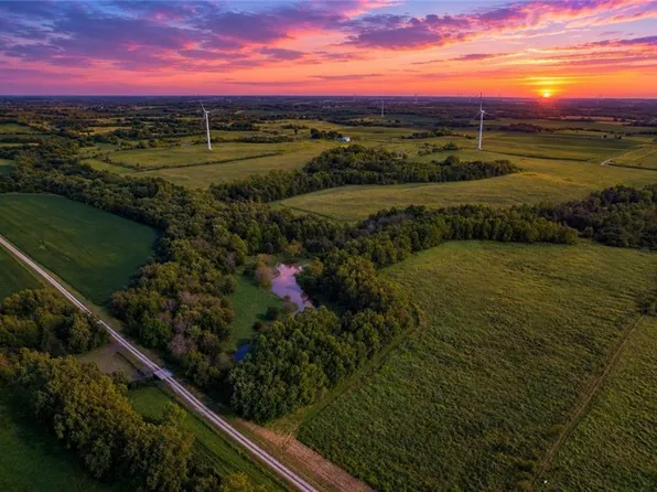 NW Waldo Rd, Amity, MO 64422