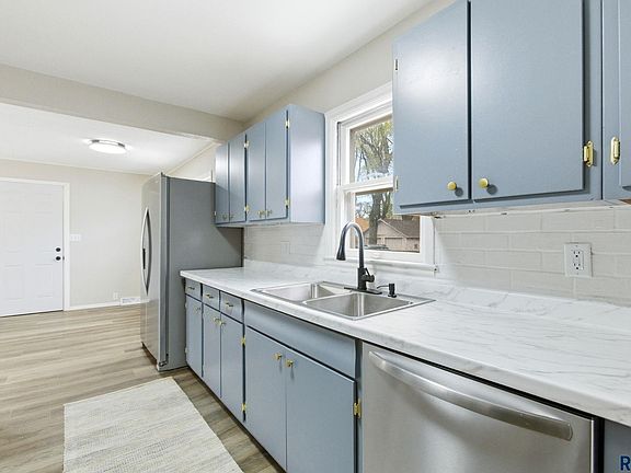 5th image of 418 N Cliff Ave