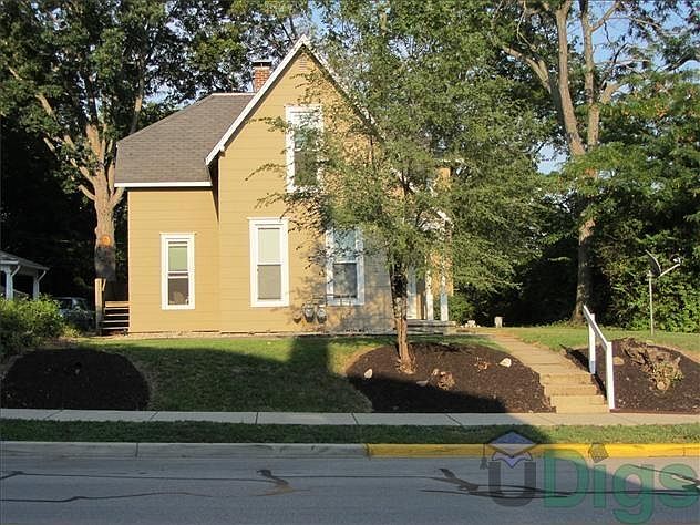 2nd image of 440 N Salisbury St #1