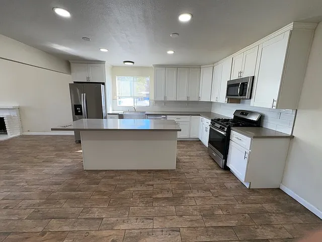 2339 Madroncillo St — Photo 5