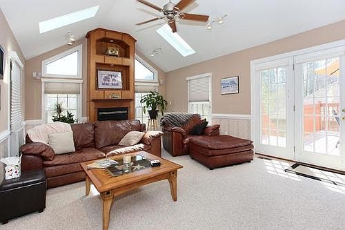 5th image of 1484 Cuddington Ln