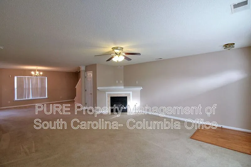 3 bed, 2.5 bath, 2364 sqft, $1,995 — Photo 2