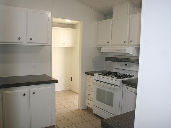 4th image of 5541 E Tulare St Space 19