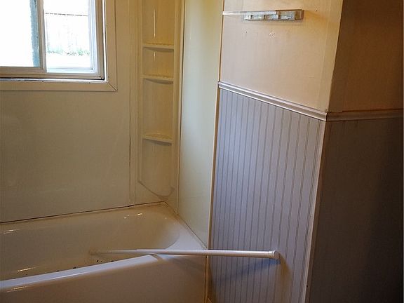 4th image of 12042 12th Ave S