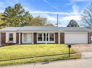 2640 Midland Ridge Dr, Saint Louis, MO 63114