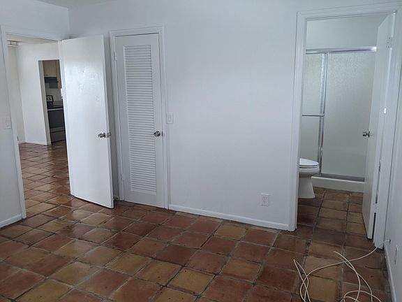 Master BR with Bathroom en suite