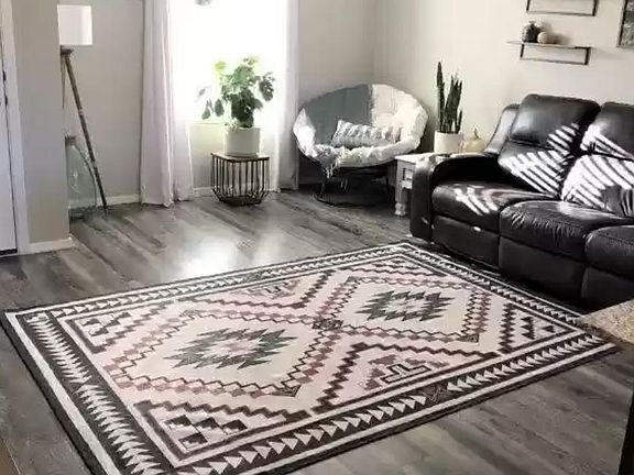 Living room (does not come furnished)