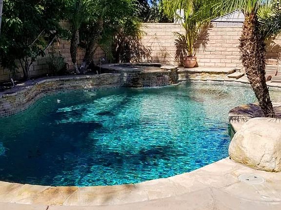 4th image of 425 Mariposa Dr