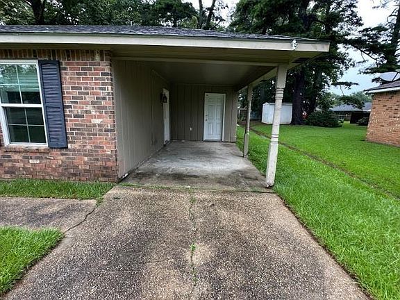 4th image of 17325 Ashton Ave