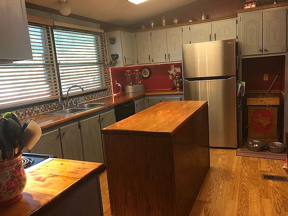 3rd image of 1455 Meadow Creek Dr