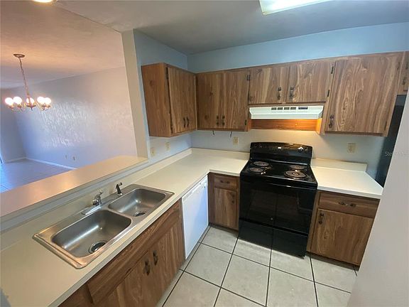 5th image of 3653 NE 20th Pl