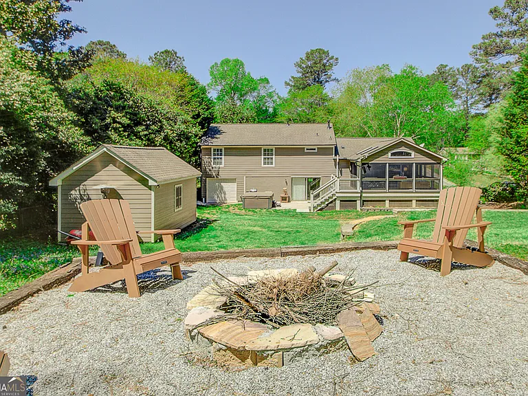 209 Cedar Dr — Photo 29