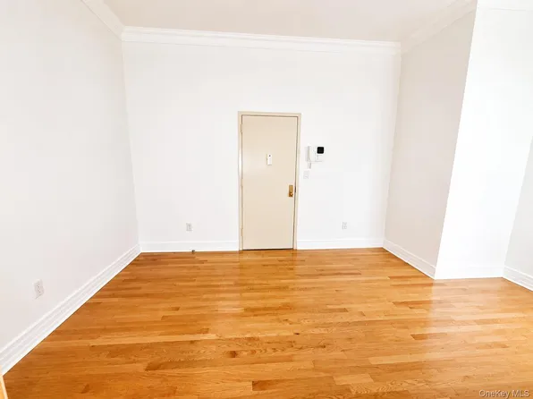 (undisclosed Address), Rockville Centre, NY 11570