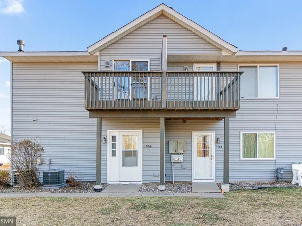 1586 Helmo Ave N, Oakdale, MN 55128