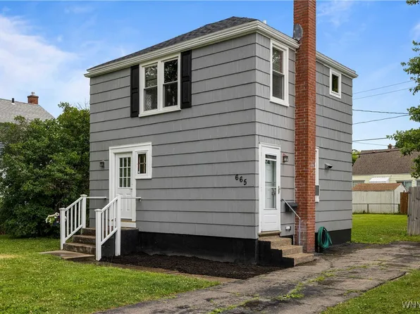 665 76th St, Niagara Falls, NY 14304