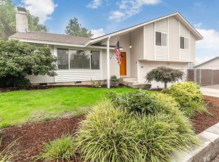 582 67th St, Springfield, OR 97478