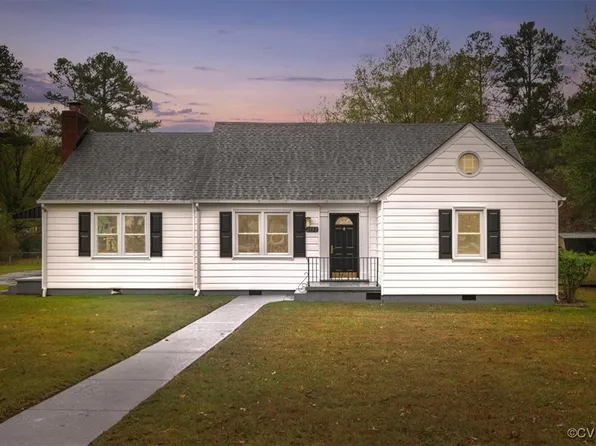 2752 Meadowbrook St, Petersburg, VA 23803