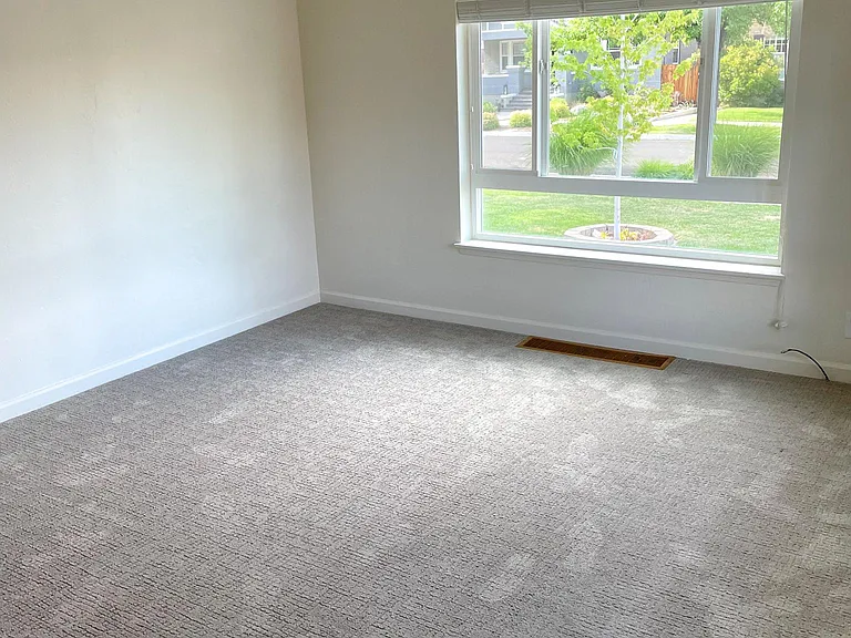550 Marsh Ave — Photo 4
