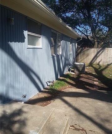 4th image of 3412 Oates Dr