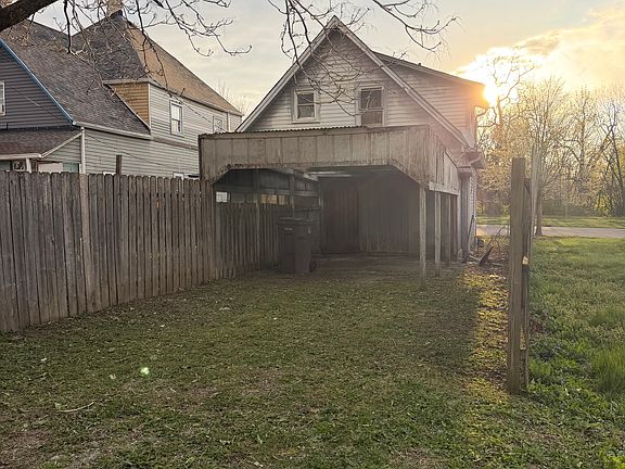 3rd image of 1310 Harlan St