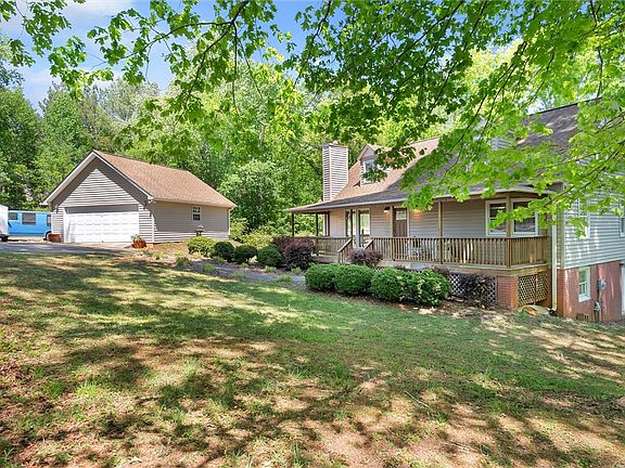 2nd image of 592 Kay Dr