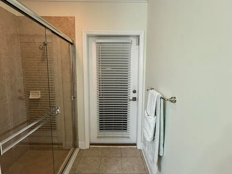 692 Sand Isles Cir — Photo 38