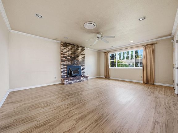 3rd image of 5961 Sierra Dr