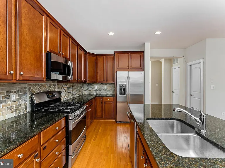 8032 Reserve Way — Photo 10