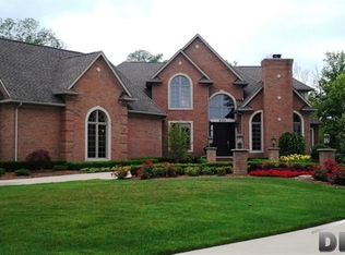 8351 Rolling Meadows Dr, Canton, MI 48187