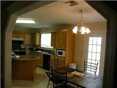 2nd image of 2775 Montet Rd
