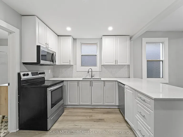 266 Beach Rd — Photo 4