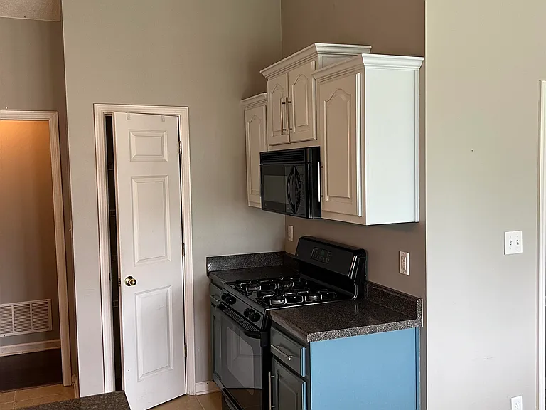 9837 Oldham Dr — Photo 15