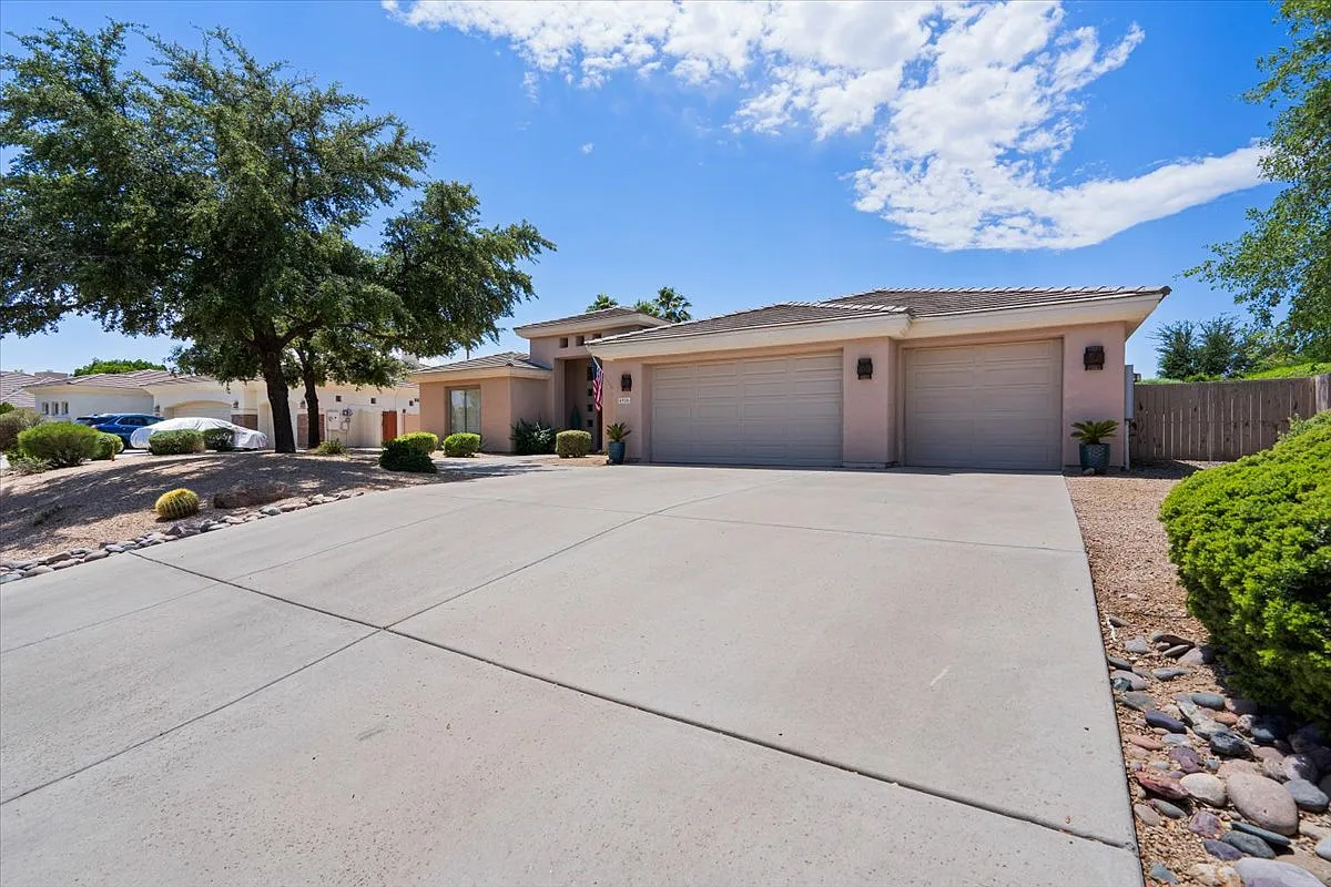 4 bed, 3418 sqft, $7,500 — Photo 3
