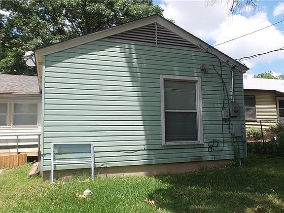 3rd image of 1456 Lakewood Dr