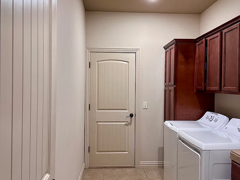 1804 Brompton St — Photo 9